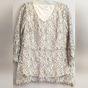 Isaac Mizrahi stamped lace peplin blouse New no tags but button attached. Size S